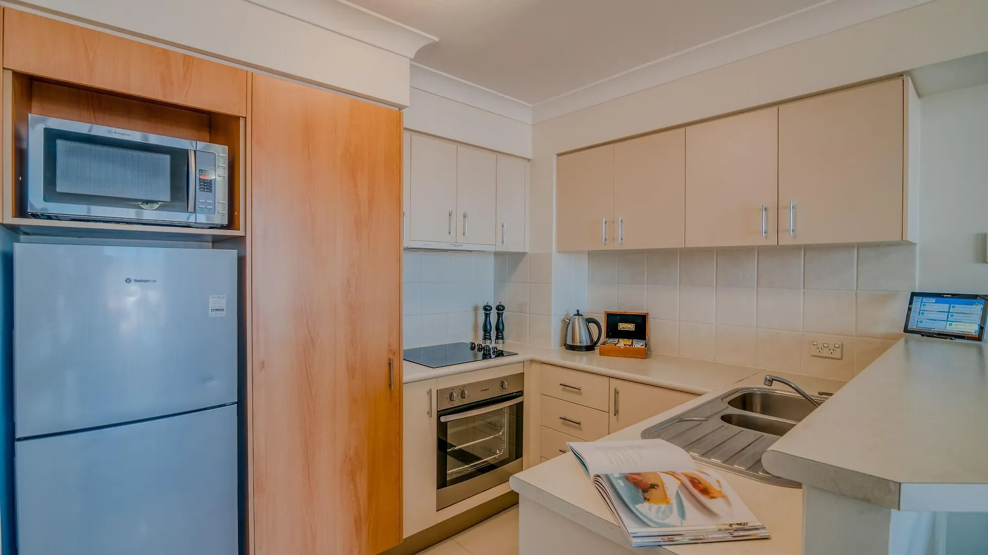 Bel Air On Broadbeach - Official Guldkusten 4*,  Australien